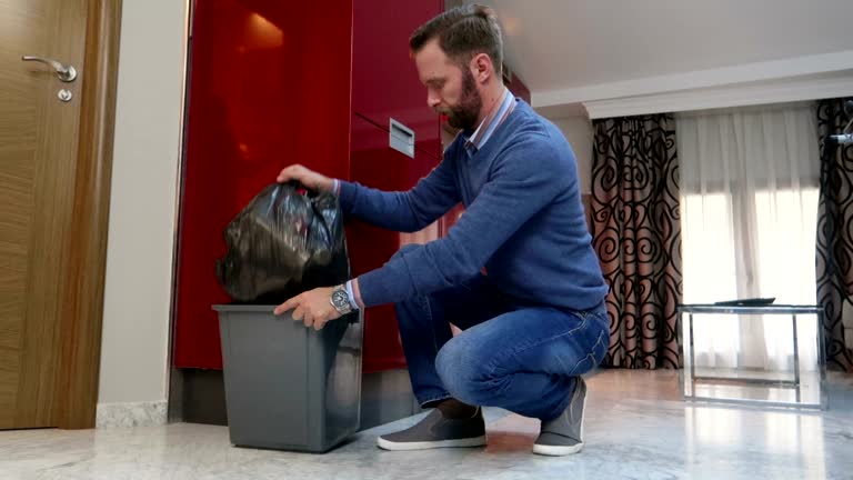 Moving and Downsizing Cleanouts in Detroit Beach, MI